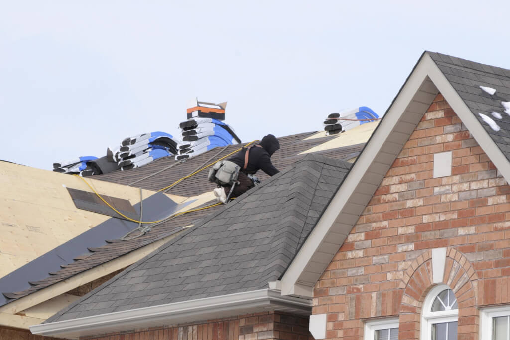 When to Replace a Roof